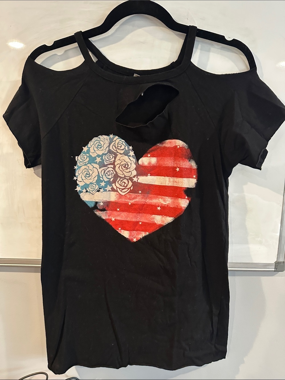 4th of July Black Cold-Shoulder Heart Graphic Tee
